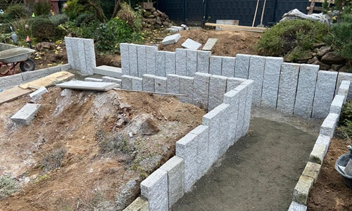 Professioneller Landschaftsbau und Gartengestaltung aus einer Hand: Wir realisieren Pflasterarbeiten, setzen Palisaden und verwandeln Ihren Garten in eine Wohlfühloase. Ob in Wald-Michelbach oder im gesamten Kreis Bergstraße – wir machen Ihr Zuhause zum perfekten Rückzugsort.